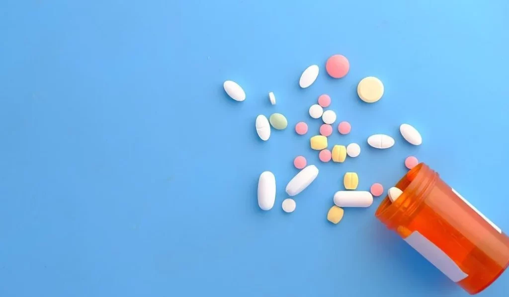 ¿Cuáles son las precauciones que debo tomar si tomo medicamentos peligrosos para las altas temperaturas?