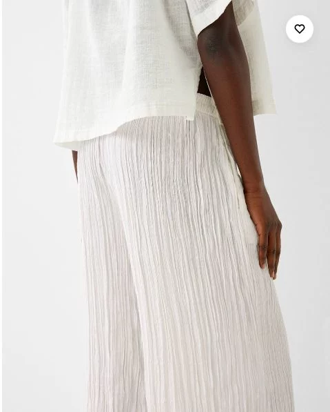 El cómodo pantalón wide leg efecto arrugado de Bershka 3 Moncloa pantalonblanco bershka2 Moncloa