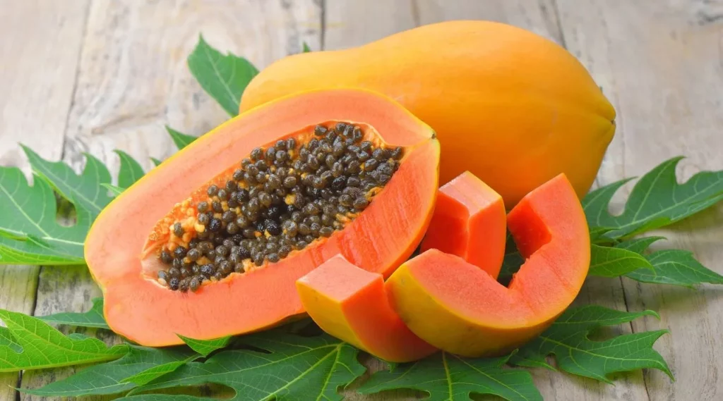 Esta es la fruta anti cáncer que está revolucionando el mundo y que la puedes tener en tu casa 1 Moncloa ¿Cómo consumir la papaya para obtener sus beneficios contra el cáncer?
