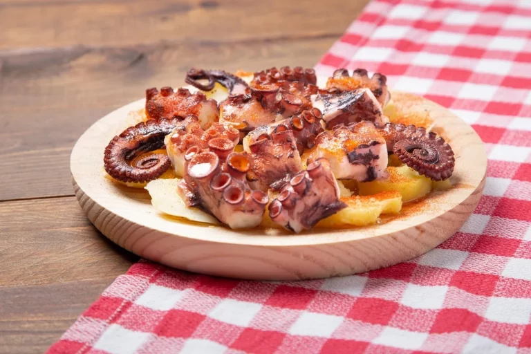 Descubre los trucos para realzar el sabor de tu pulpo a la gallega
