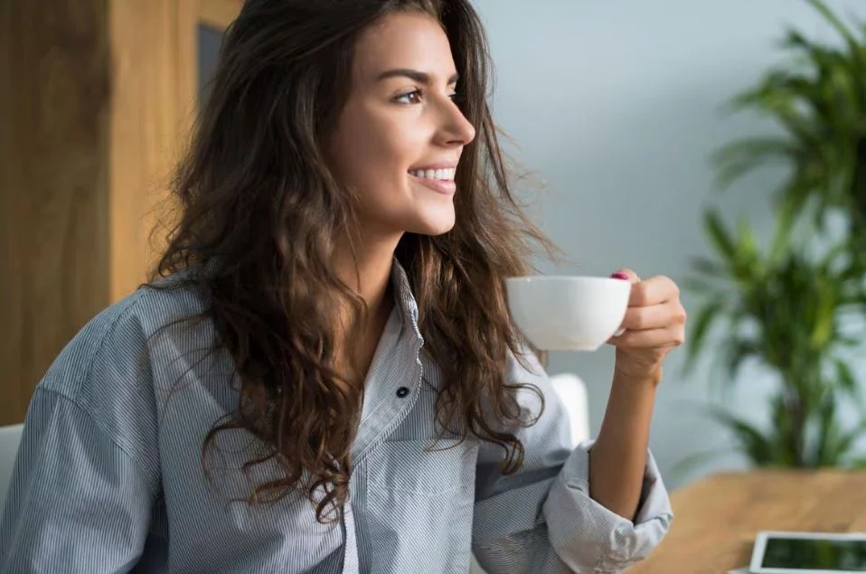 La verdad alarmante sobre el café matutino y tu estómago