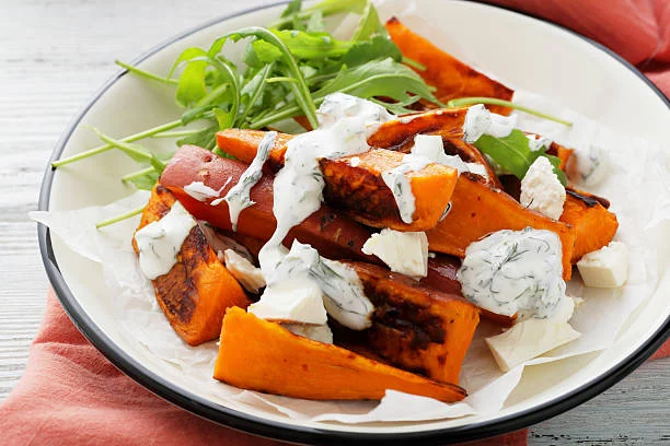 Así se prepara la nueva receta viral de zanahorias asadas con pesto de avellanas
