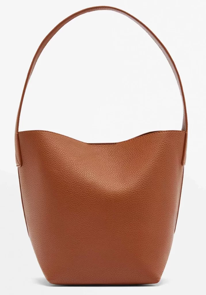 Los 2 mejores bolsos de Lefties a mitad de precio por las rebajas de verano (escoge los 2 que están al 50 %) 3 Moncloa 2024062713412161098 Moncloa