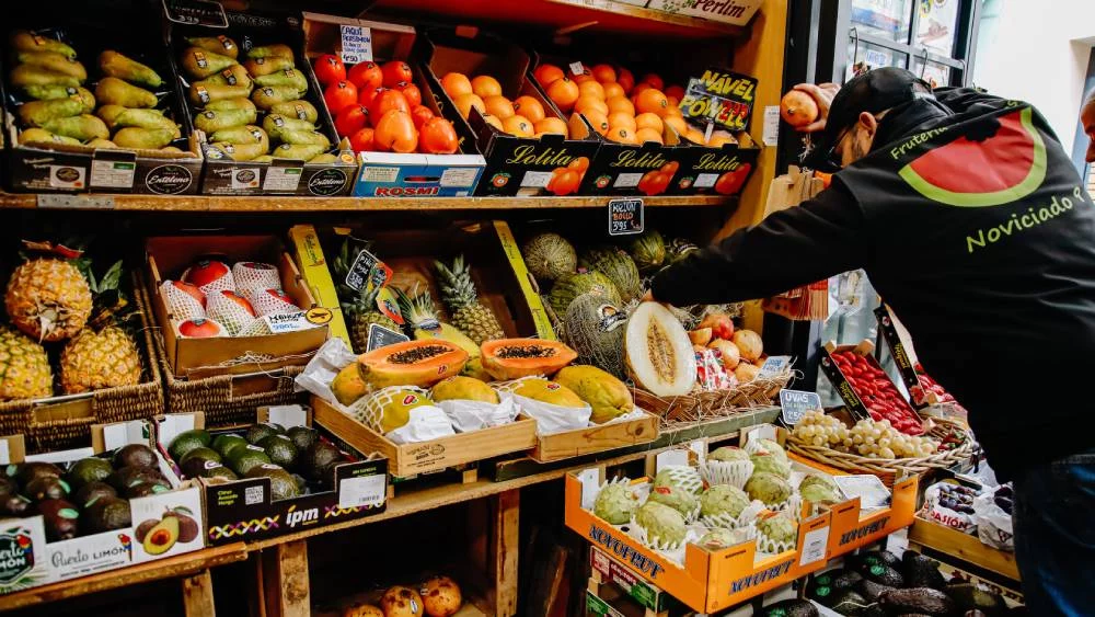Este turista la rompe comiendo en España por menos de 3 euros