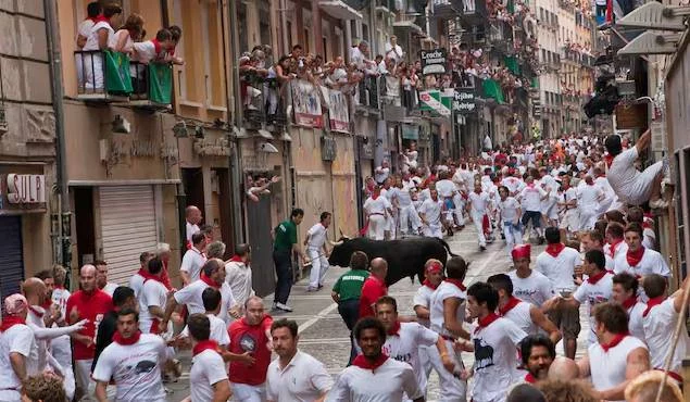 El método infalible para mantener tus pertenencias seguras en San Fermín 1 Moncloa Otro método para evitar la delincuencia en San Fermín