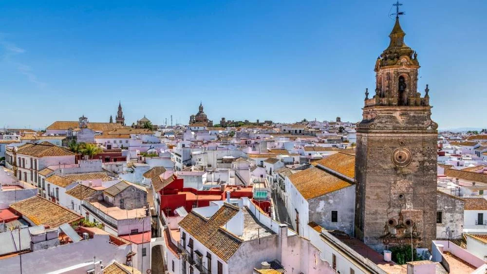 ¿Aún sin planes? Tres destinos poco conocidos en España para este verano