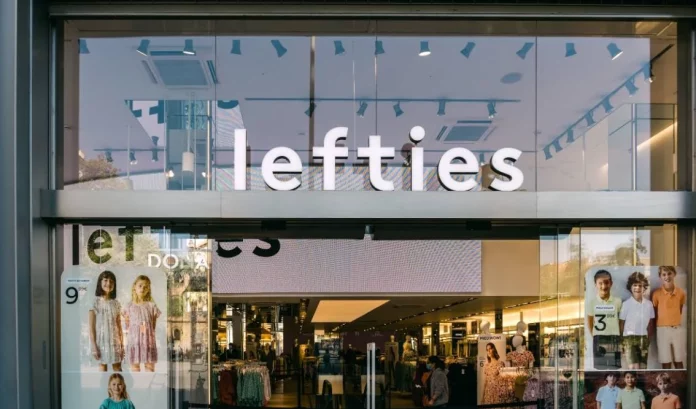El bolso marrón de Lefties que te va a acompañar del curro a la caña sin despeinarse