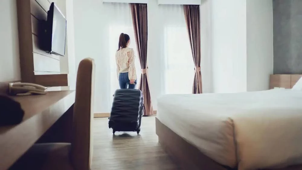 La OCU revela el truco para evitar robos en el hotel: 5 consejos que te salvarán
