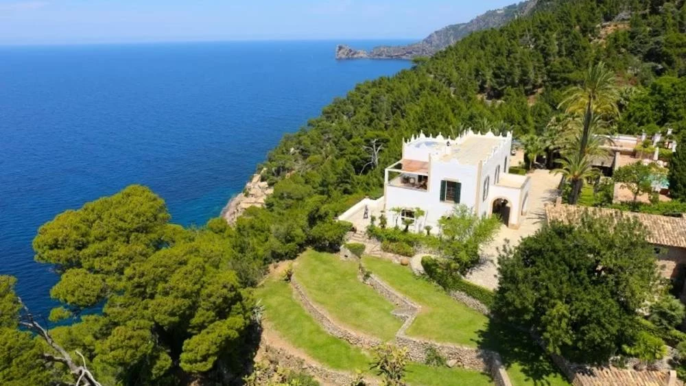 La finca de ensueño con ocho edificios de una estrella de cine que está causando furor este verano
