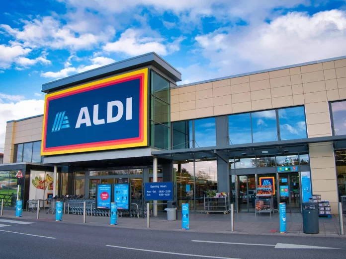 Aldi presenta una mini cámara instantánea por menos de 80 euros que te hará olvidar al instante de Polaroid