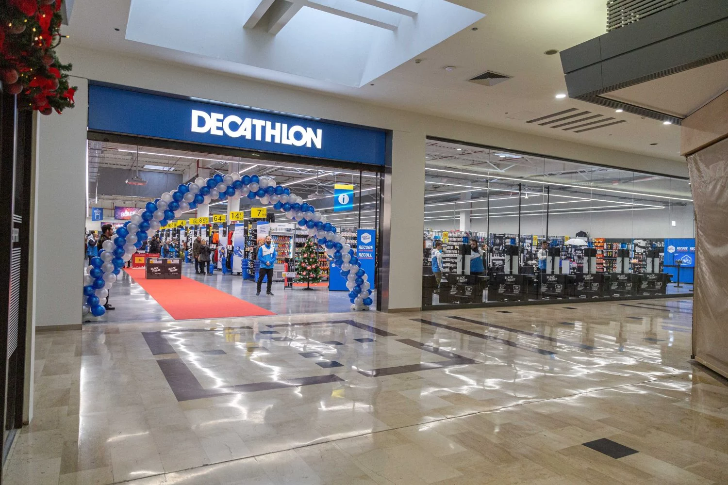 Decathlon arrasa con este nuevo dispositivo que elimina los mosquitos y polillas en segundos