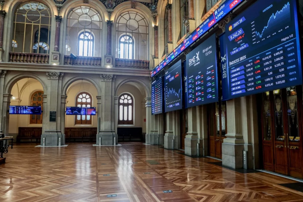 El banco central de China tomó esta decisión con las tasas de interéses 1 Moncloa Banco central de China tomó esta decisión con las tasas de interés