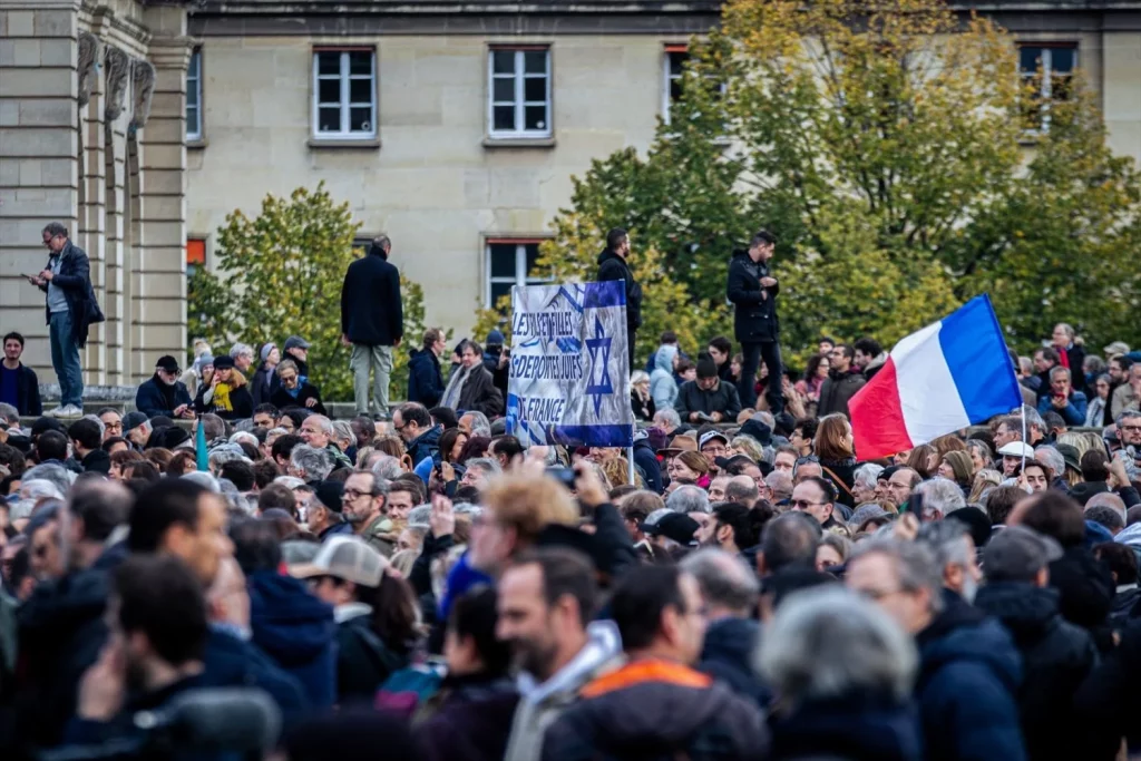 Los judíos franceses están dispuestos a irse de Francia si gobierna la extrema izquierda 1 Moncloa Judíos franceses buscarían irse.