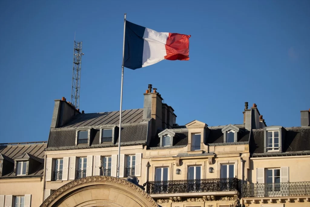 Francia está en una semana decisiva para su futuro y el de Europa 1 Moncloa Francia entra en una semana decisiva.