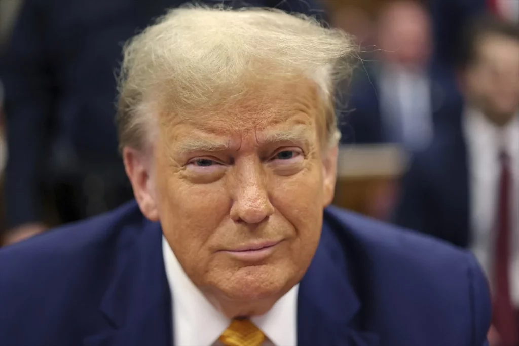 La decisión del juez en el caso Trump que pone en vilo a todos 1 Moncloa El expresidente Donald Trump en juicio