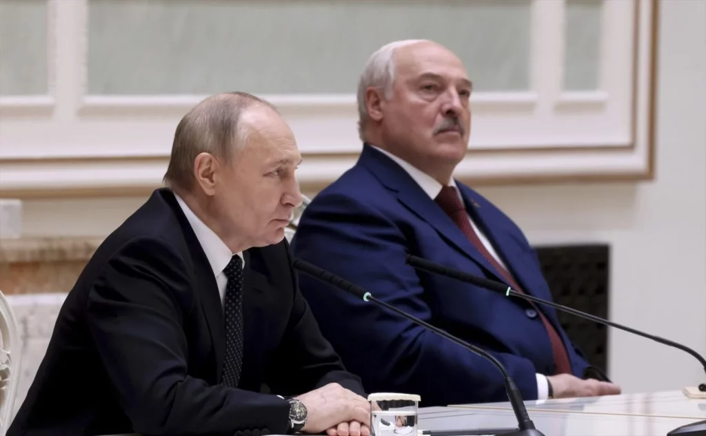 Rusia advierte de una confrontación directa con la OTAN por EE.UU. 3 Moncloa EuropaPress 6062085 may 24 2024 minsk belarus russian president vladimir putin left and belarus Moncloa