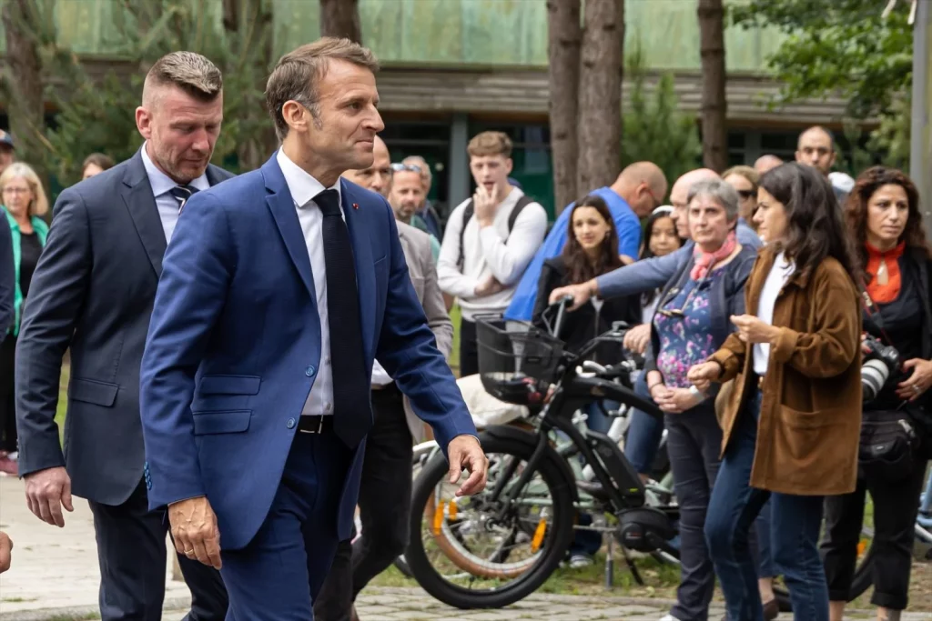 Los judíos franceses están dispuestos a irse de Francia si gobierna la extrema izquierda 2 Moncloa EuropaPress 6064332 le touquet june 30 2024 french president emmanuel macron 2nd leaves 3 Moncloa