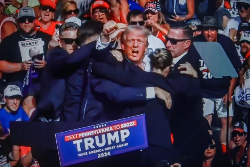 Los detalles inéditos del francotirador que intentó asesinar a Trump 2 Moncloa EuropaPress 6087886 screenshot 14 july 2024 us butler former us president donald trump is Moncloa