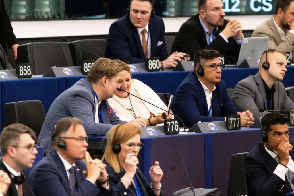Expulsan a la extremista rumana Diana Iovanovici del Parlamento Europeo por gritar con un bozal puesto 2 Moncloa EuropaPress 6095395 18 july 2024 france strasbourg members of the european parliament Moncloa
