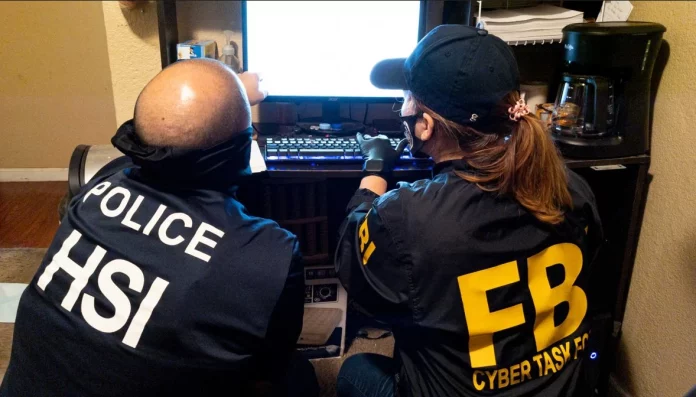 Analistas del FBI en una foto de archivo. (FBI)