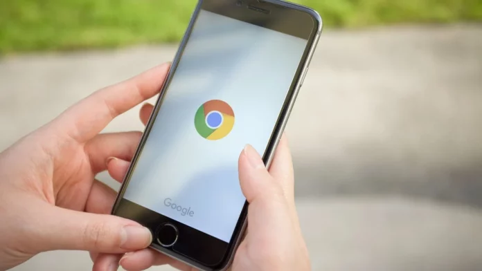 Cuidado con estas dos extensiones de Google Chrome: vigilan todo lo que haces en línea