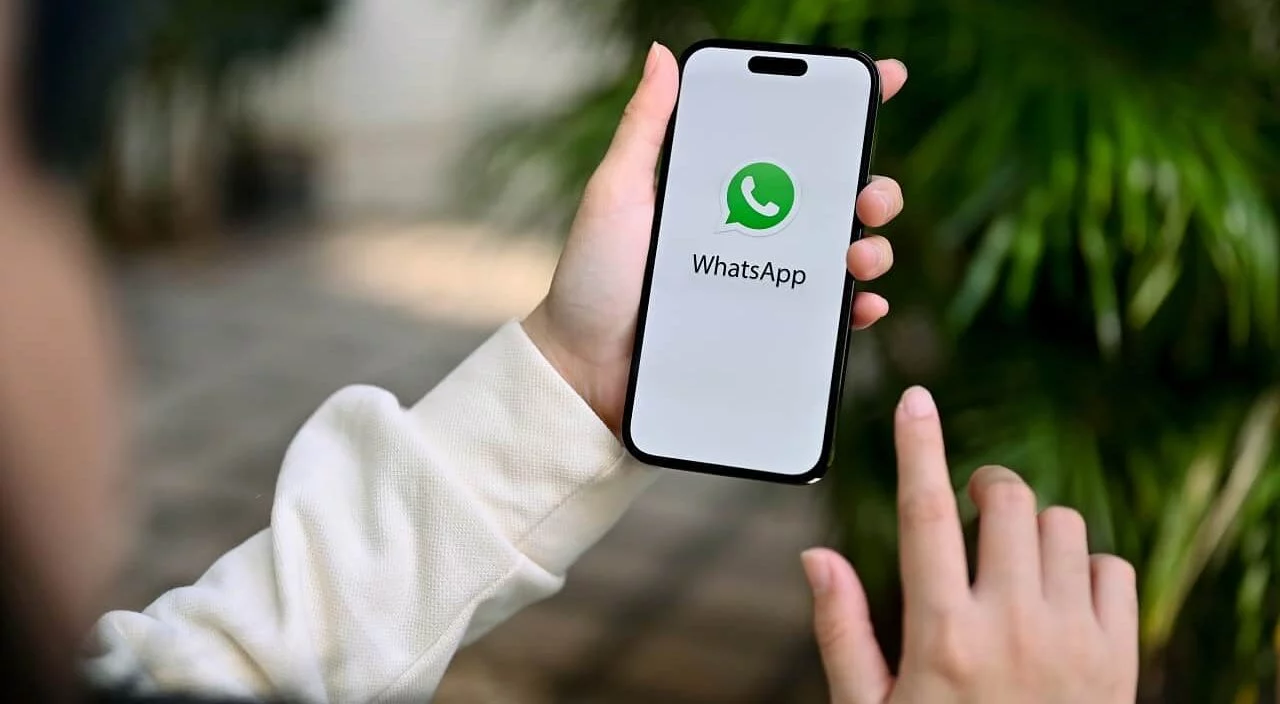 La función de edición con IA de WhatsApp que hará que tus fotos se vean increíbles