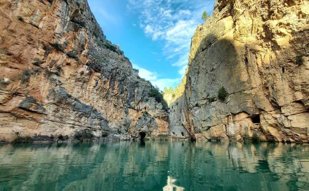 La piscina natural más espectacular de España: el destino ideal para una escapada en agosto