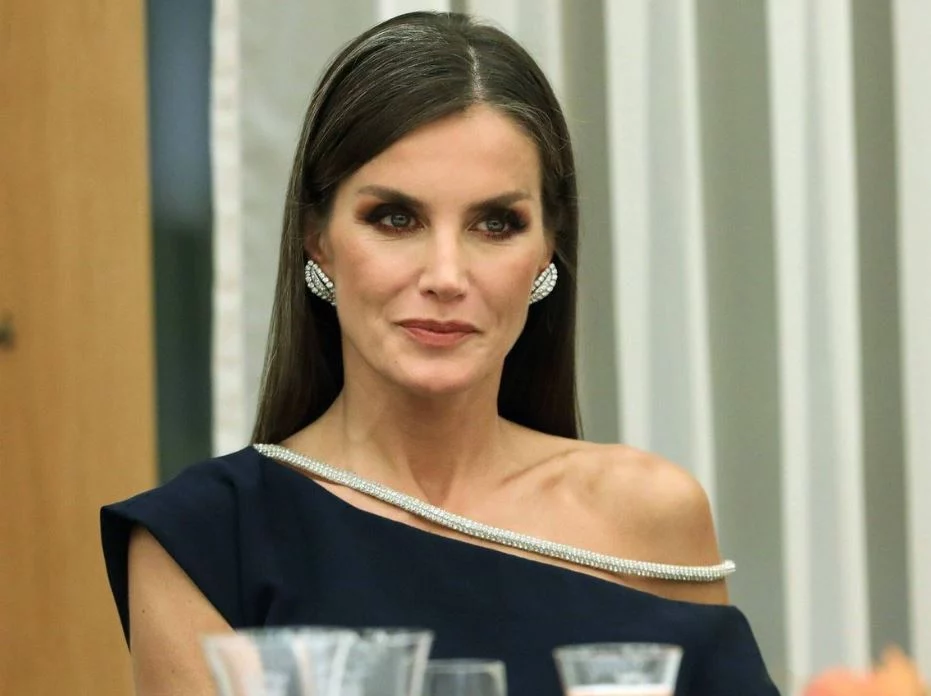El truco antiaging de Letizia que te hará lucir radiante sin gastar una fortuna 1 Moncloa Por qué la reina Letizia usa el té verde como un método antiedad