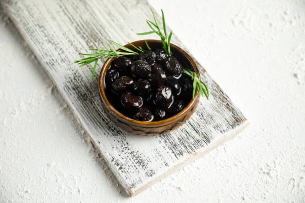 Mercadona sorprende con las aceitunas aliñadas negras con naranja, ¡por menos de 3 euros!