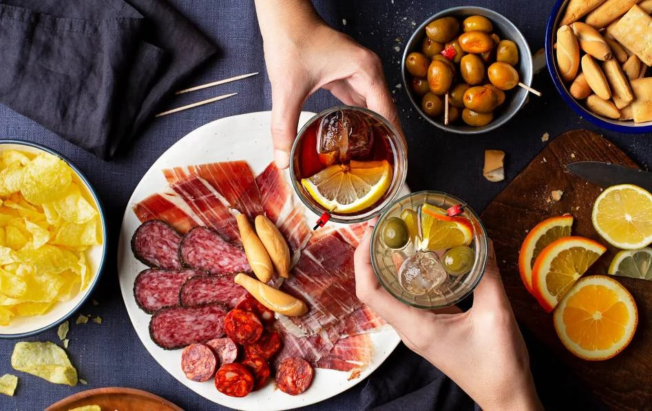 El secreto de los bares en España: un aperitivo que baja el azúcar y quema grasas 2 Moncloa Cómo fueron los estudios que descubrieron este misterio en España