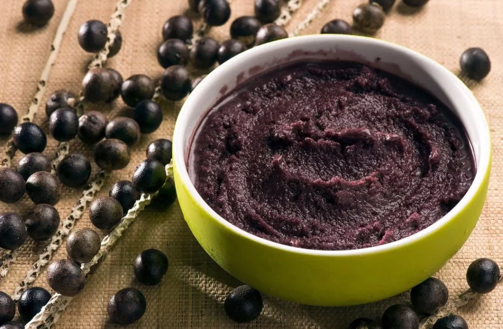 Pasa de la canela y los frutos secos: este alimento lo peta para aumentar el deseo en la cama 1 Moncloa ¿Por qué elegir el açaí en lugar de la canela y los frutos secos?