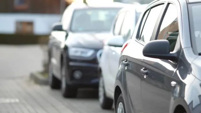Identifica el año de cualquier coche con este sencillo truco