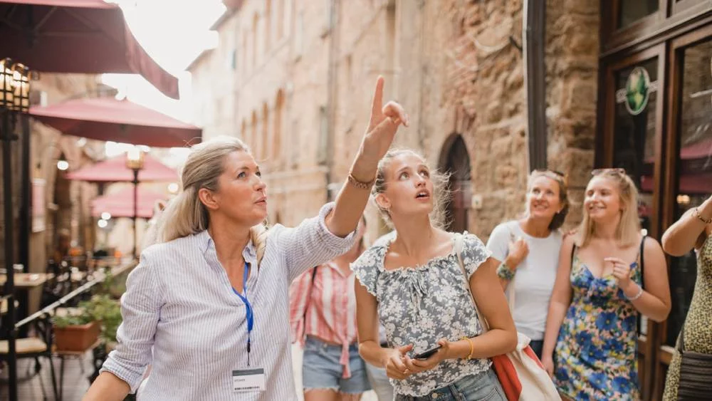 La guía de Barcelona que se ha vuelto famosa por insultar a los turistas