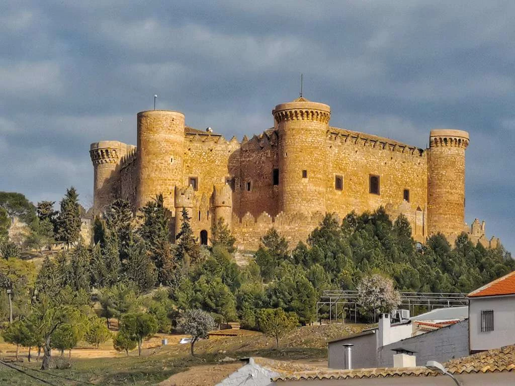 España vuelve a ser destino turístico gracias a esta producción de Prime Video 2 Moncloa El lugar de España que se volvió un centro turístico por El Cid (serie y película)