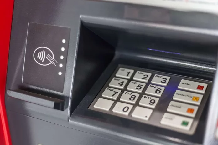 Si sueles pagar con 'contactless' en máquinas ojo a este aviso