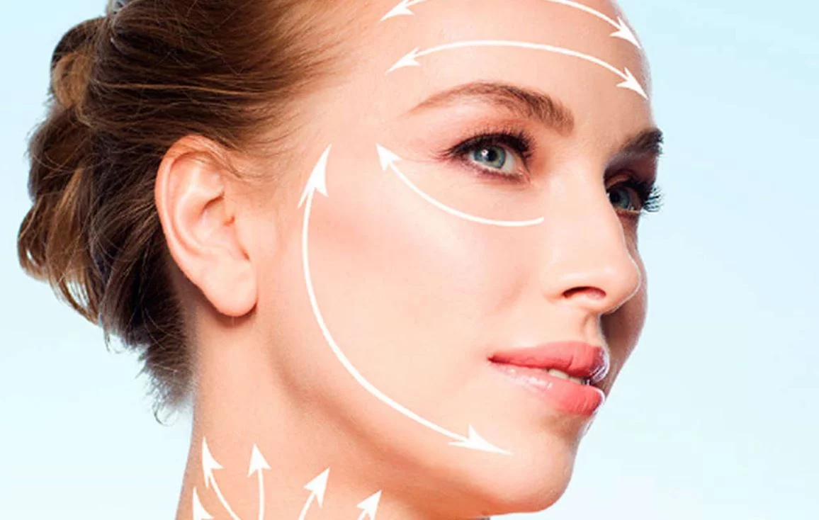 Descubre el lifting facial: qué es y los riesgos que conlleva