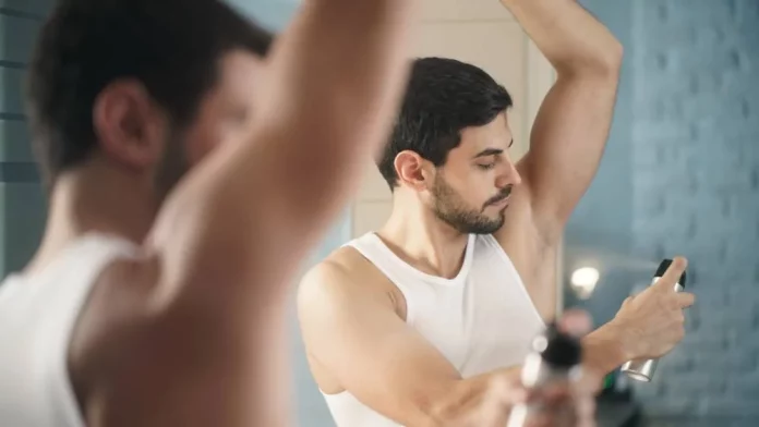 Este es el desodorante de farmacia que arrasa en Amazon entre los hombres de 40+ para el sudor
