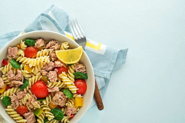 Ensalada de pasta con atún y alcaparras en solo 10 minutos, fácil y deliciosa