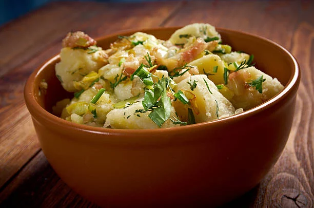 Disfruta del mar con esta ensalada de patata irresistible