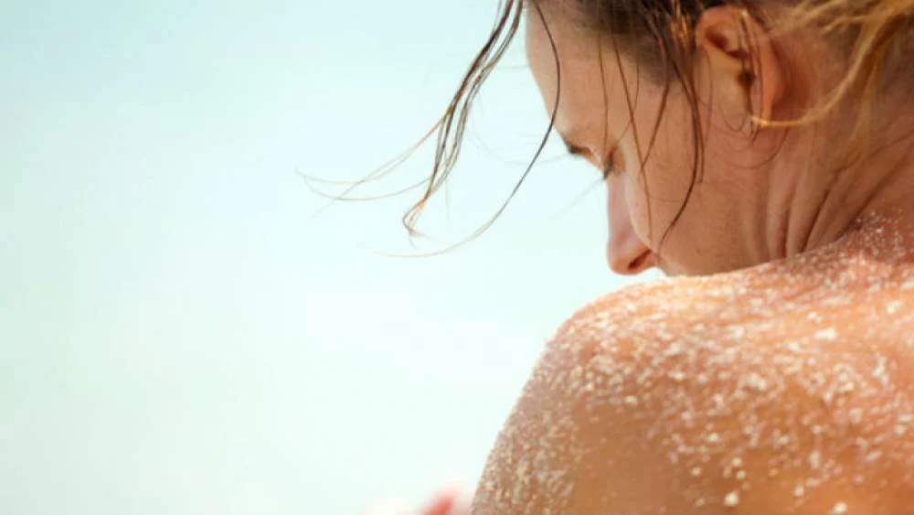 El truco mágico para deshacerte de la arena de playa sin agua 1 Moncloa El truco para la arena y las alergias del verano