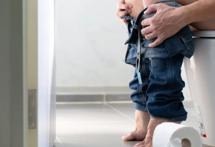 Si los expertos lo dicen, por algo será: La manera correcta de ir al baño