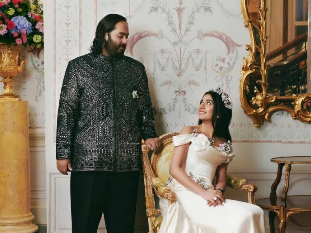 Tres pre bodas y siete meses de celebración: la historia de una pareja única 1 Moncloa No fue como todas las bodas: así fue la culminación de esta extravagante celebración