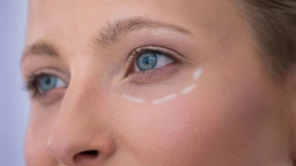 Que no te engañen más: El tónico natural para aclarar tus ojeras