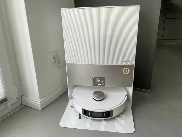El dispositivo que revoluciona la limpieza: El robot aspirador que se limpia solo y deja tu casa perfecta en minutos