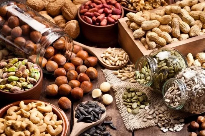 3 frutos secos para incrementar tu rendimiento en la cama