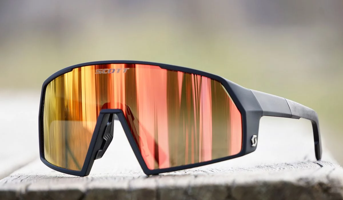 Así funcionan las gafas inteligentes que modifican su color al reproducir música
