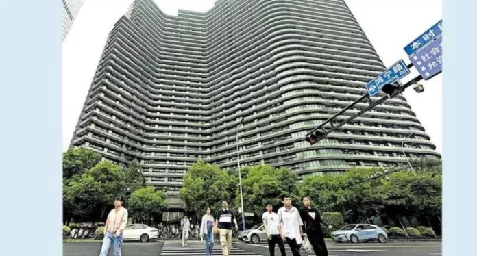 Conoce la ciudad vertical con 20 mil personas que no pisan la calle ni por casualidad