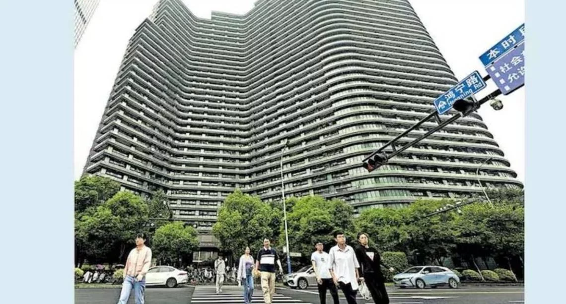 Conoce la ciudad vertical con 20 mil personas que no pisan la calle ni por casualidad
