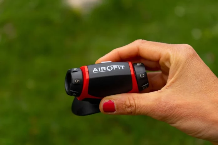 Olvídate de los inhaladores, este accesorio innovador transforma tu móvil en un dispositivo para mejorar tu respiración