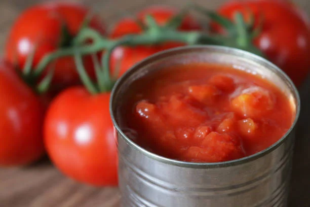 Preparación de la salsa de tomates para la pasta